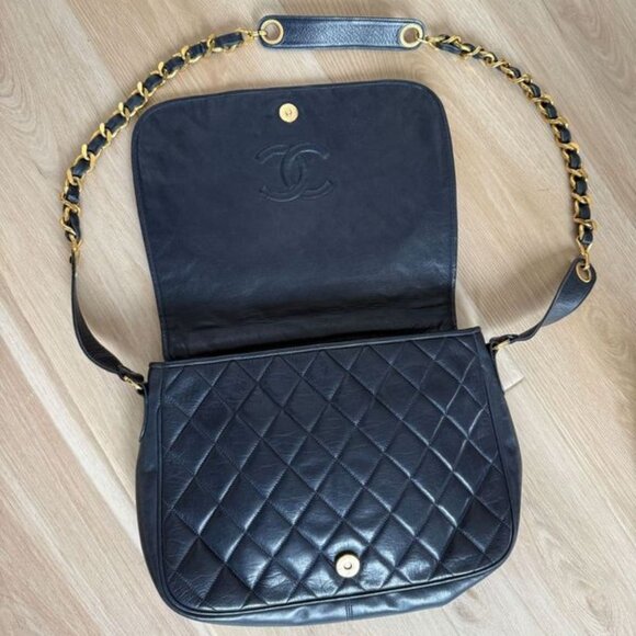 Chanel Matelasse Shoulder bag - Picture 2 of 6